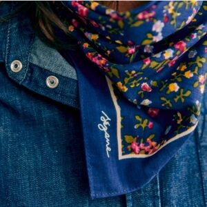 🇫🇷😘 Sézane Gaston Scarf NWT Navy Garden